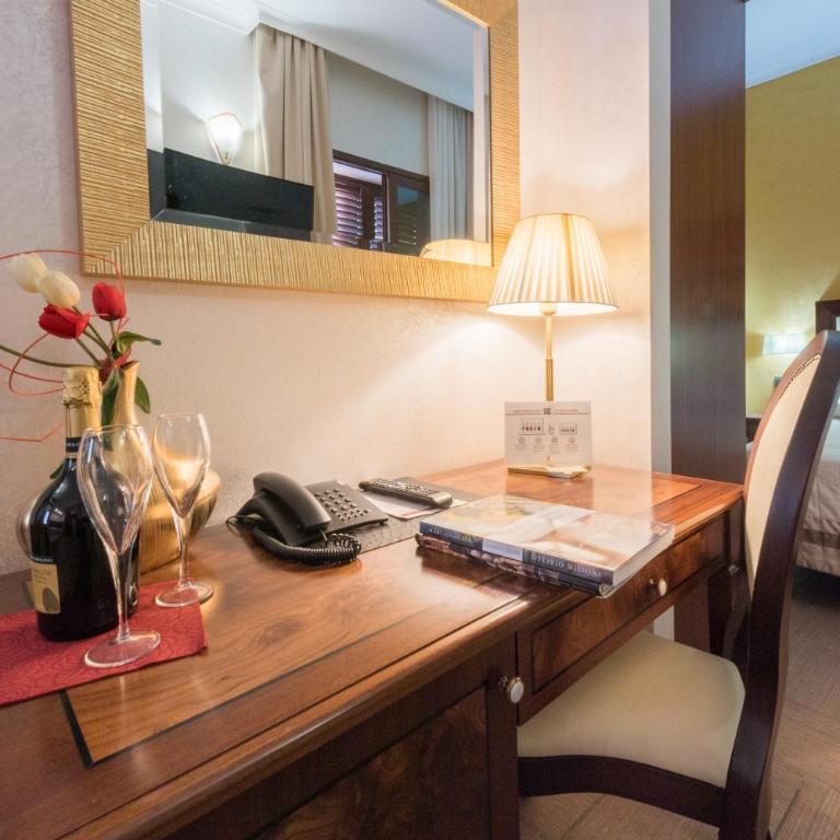 Hotel Flora - Suite con Vasca Idromassaggio - 7