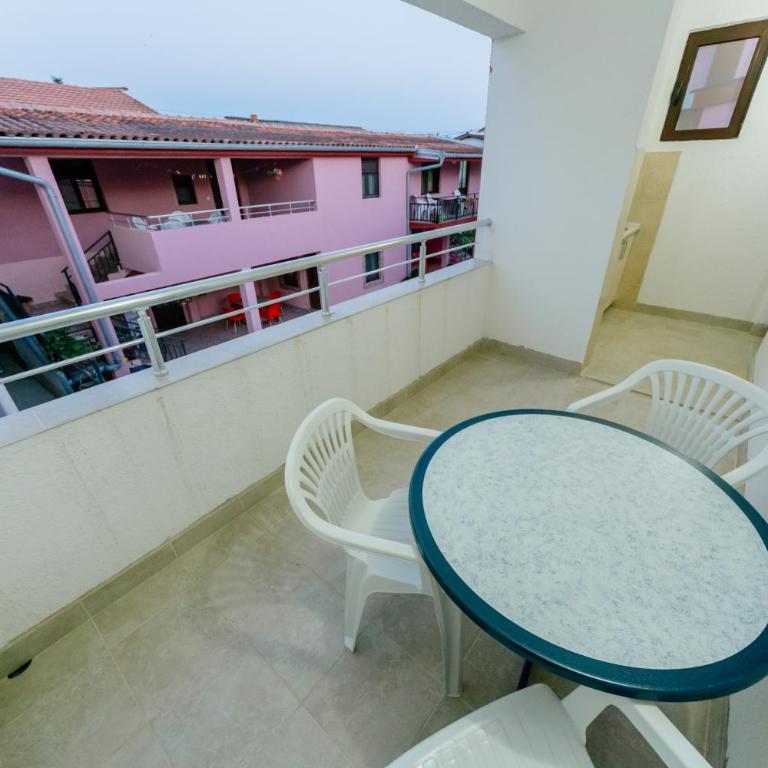 MC Apartments - Standardni Apartman - 8
