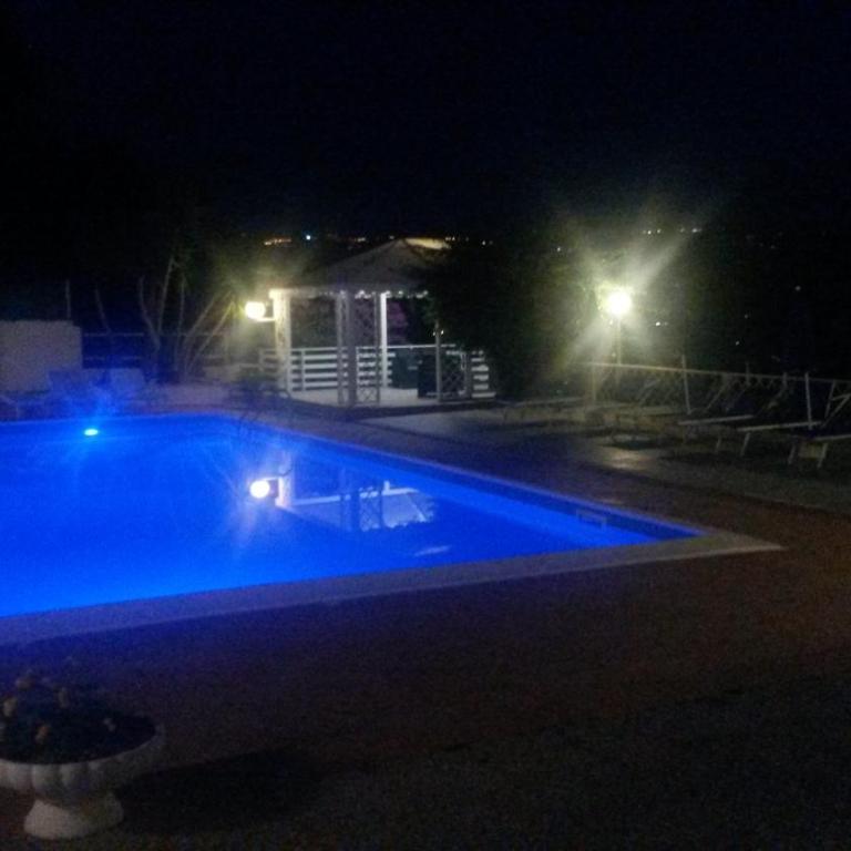 Villa Milena - Camera King con Vista Piscina - 18