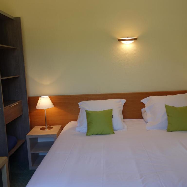 Hotel le Préjoly - Chambre Double ou Lits Jumeaux Standard avec Terrasse - 7