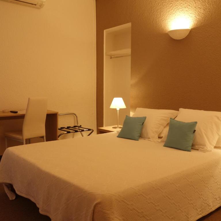 Hotel le Préjoly - Chambre Double ou Lits Jumeaux Standard avec Terrasse - 6