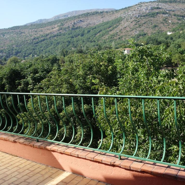 Hotel le Préjoly - Chambre Triple Supérieure avec Terrasse - 16