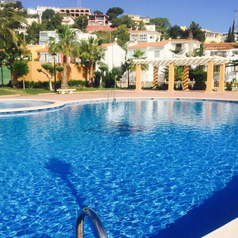 Residencial Estibaliz - Casa de 5 dormitorios - 1