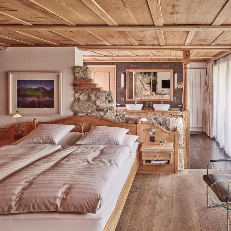 Hotel Schönegg - Deluxe Junior Suite mit Balkon und Panoramablick - 4