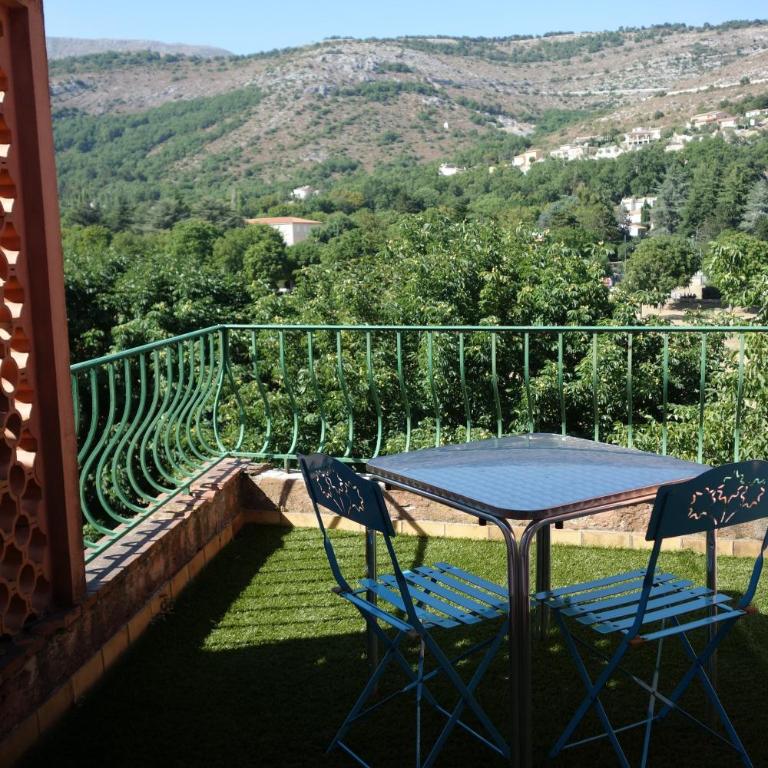 Hotel le Préjoly - Chambre Double ou Lits Jumeaux Supérieure avec Terrasse - 7