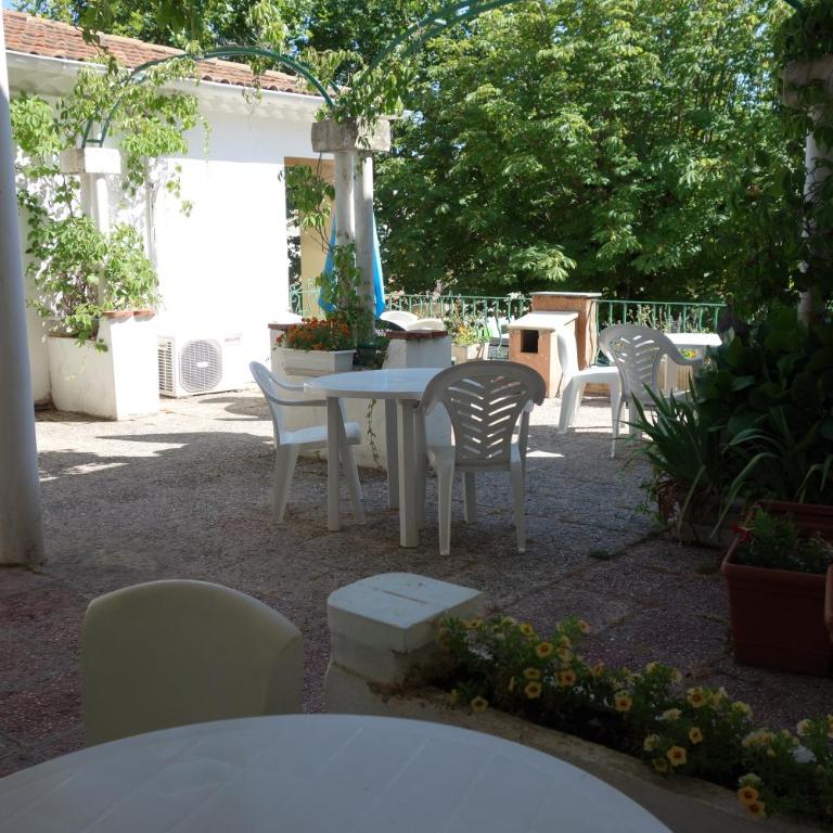 Hotel le Préjoly - Chambre Double ou Lits Jumeaux Standard avec Terrasse - 12