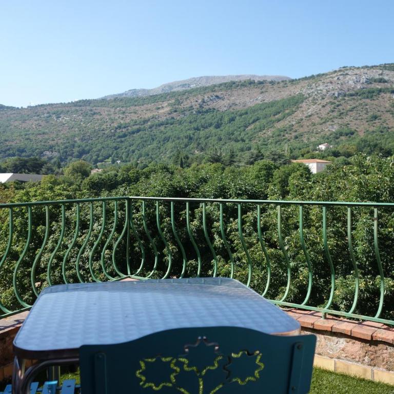 Hotel le Préjoly - Chambre Double ou Lits Jumeaux Supérieure avec Terrasse - 23
