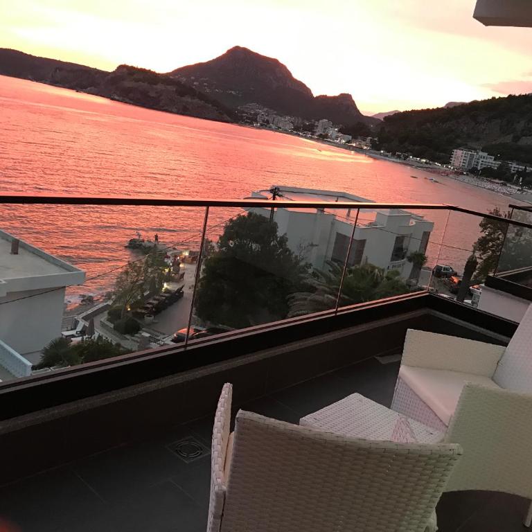 Guesthouse Montex - Deluks Soba sa Bračnim Krevetom/Zasebnim Krevetima i Pogledom na More - 11