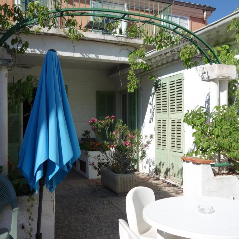 Hotel le Préjoly - Chambre Double ou Lits Jumeaux Standard avec Terrasse - 9