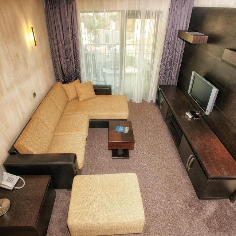 Monte Casa SPA & Wellness - Family Room with Sea View - 2
