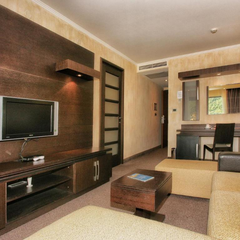 Monte Casa SPA & Wellness - Family Room with Sea View - 4