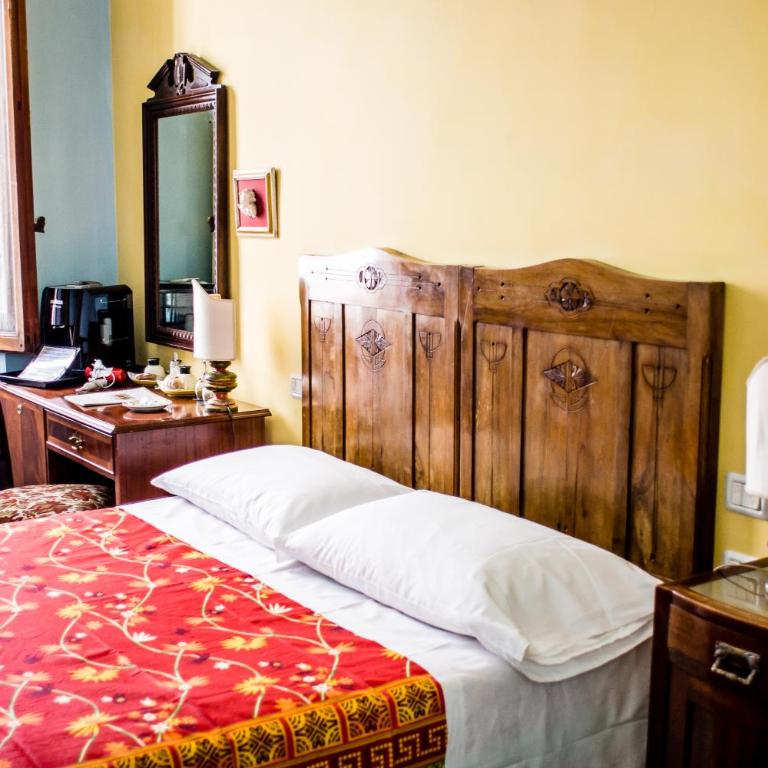 Hotel Il Bargellino - Camera Queen con Bagno in Comune - 3