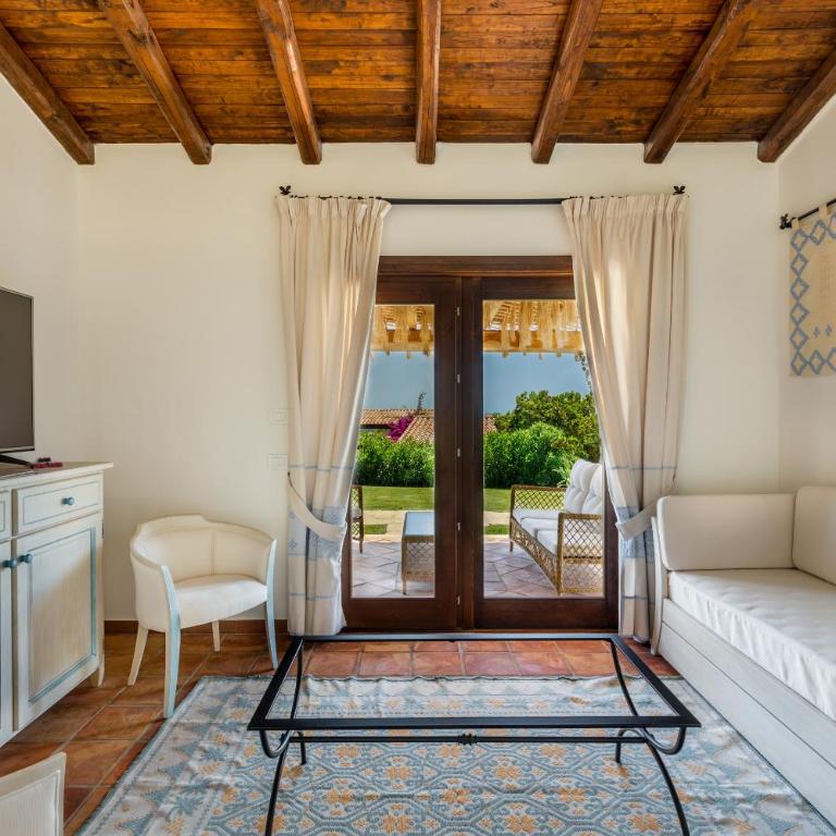 Hotel Costa Caddu - Suite con 3 Camere da Letto e Piscina - 5