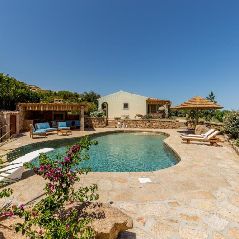 Hotel Costa Caddu - Suite con 2 Camere da Letto e Piscina - 1