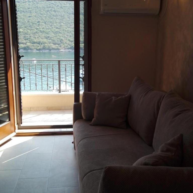 Apartments Mare - One-Bedroom Apartment with Balcony and Sea View - 20