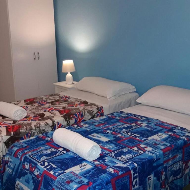I Cinque Continenti - Camera Quadrupla con Bagno Privato Esterno - 10