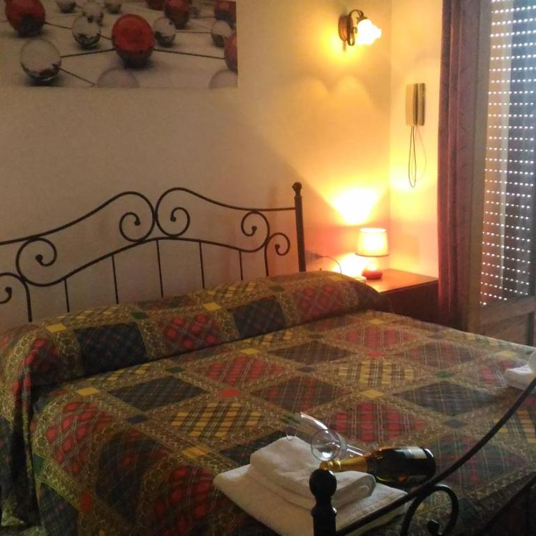 Hotel California - Standard Double or Twin Room - 2