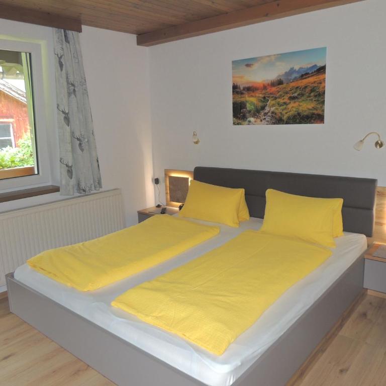 Haus Bergfried - Three-Bedroom Apartment - 1