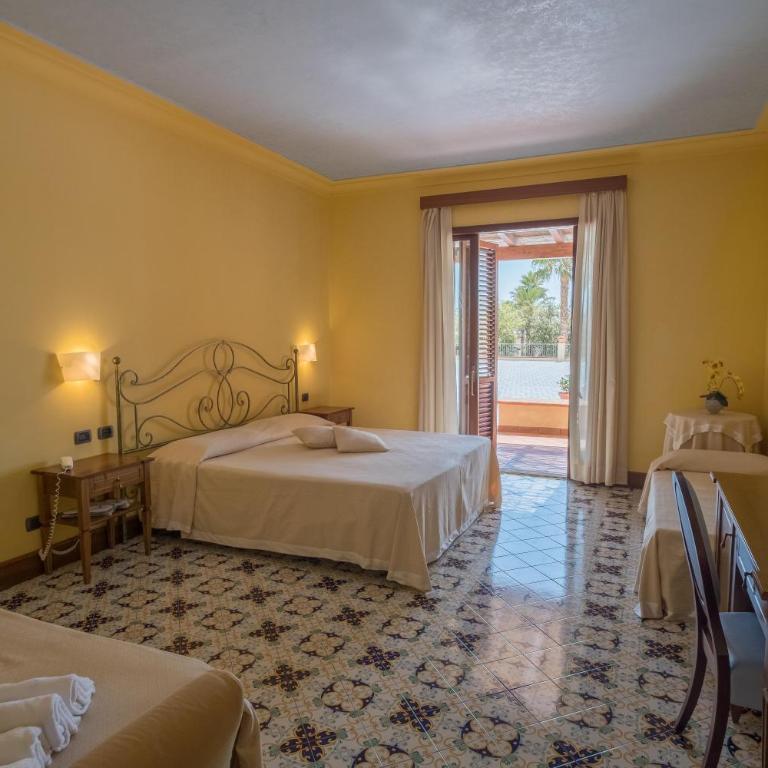 Hotel Aktea - Quadruple Room - 4