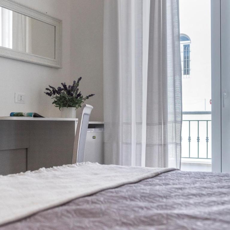 Incentro - Double Room with Balcony - 3