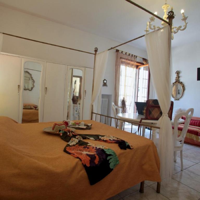 ZO. NE. Baroque B&B - Ampia Camera Matrimoniale - 7