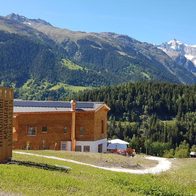BerglandHof Hotel Ernen - Doppelzimmer mit Balkon - 3