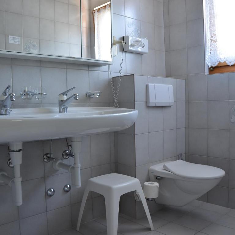 Hotel Beau-Séjour - Doppelzimmer mit Panoramablick und Balkon - 9