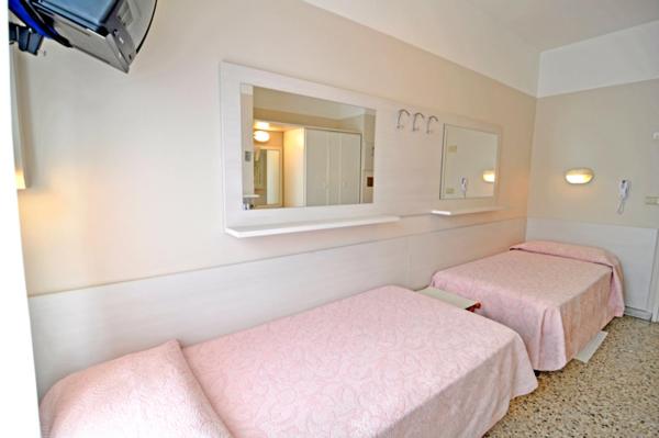 Hotel Eliseo Riccione - Economy Double or Twin Room - 3