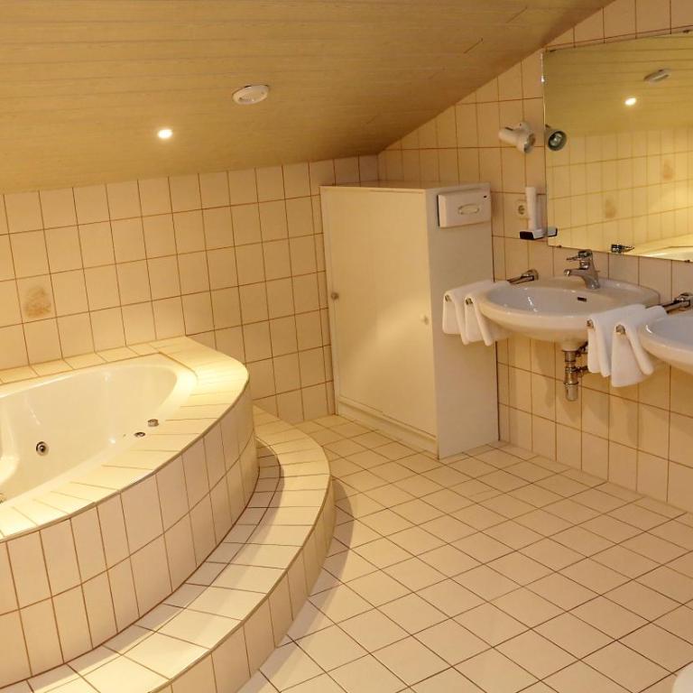 Berghotel Hois - Comfort Apartment mit 3 Schlafzimmern und Balkon - 6