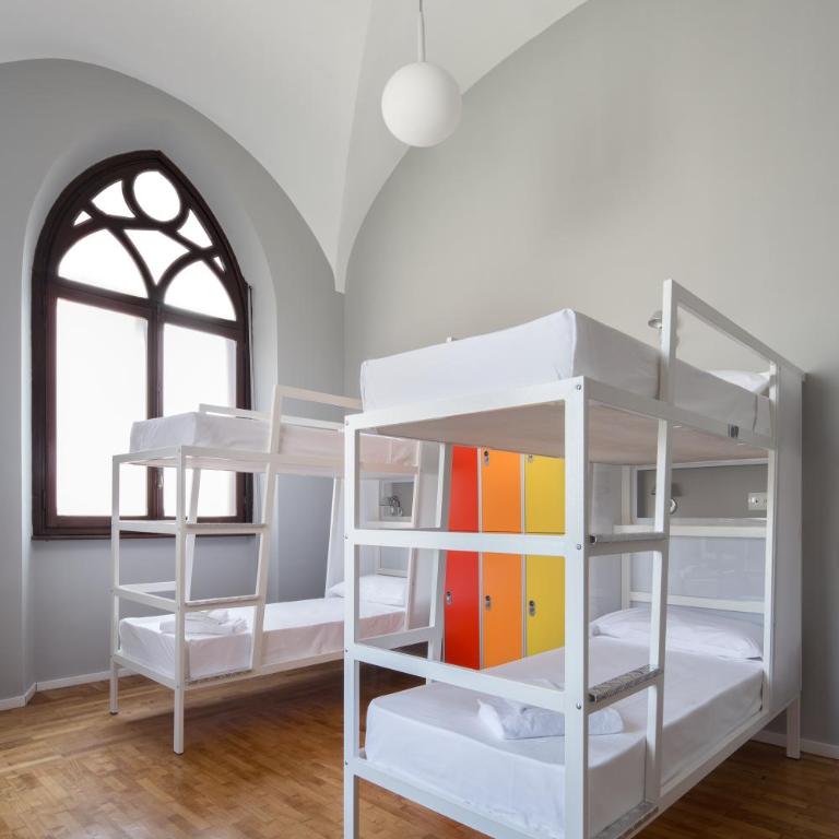 Babila Hostel & Bistrot - Posto Letto in Dormitorio Misto con 8 Letti - 1