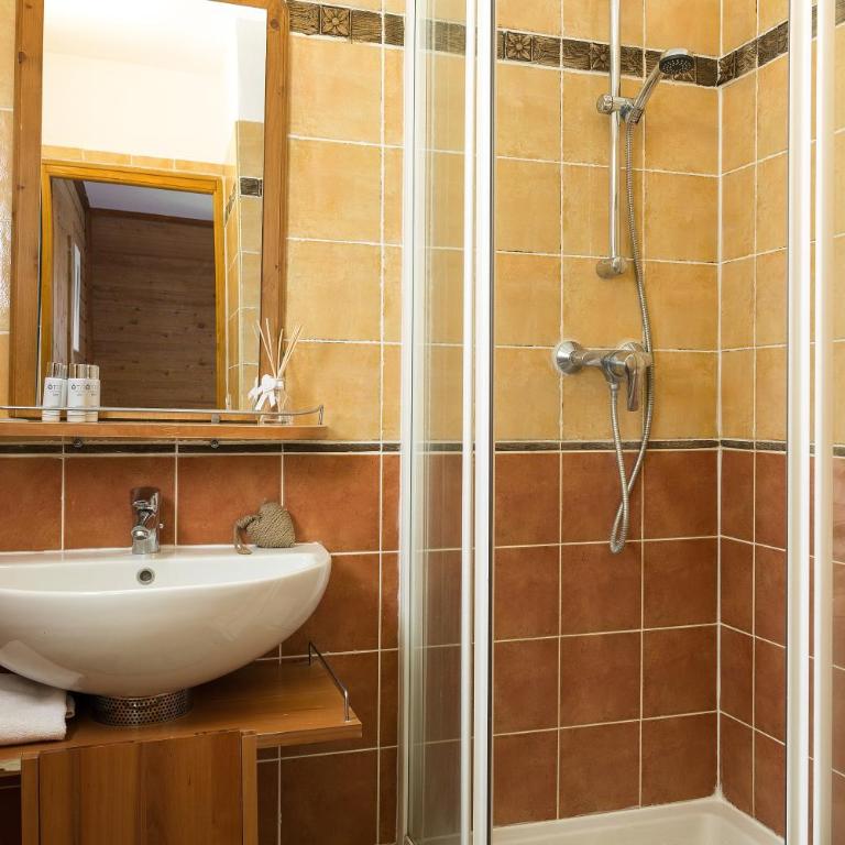 Madame Vacances Les Chalets de l'Altiport - Chalet 5 Chambres (12 Adultes) - 17