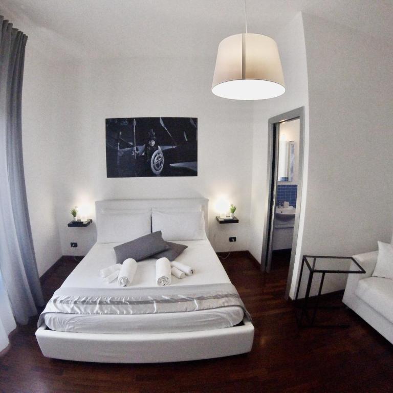 Mythos Affittacamere - Camera Matrimoniale Deluxe con 1 Letto Supplementare - 6
