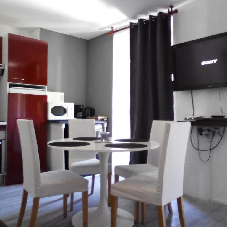 Appartement Résidence les Acacias - Appartement avec Balcon - 10