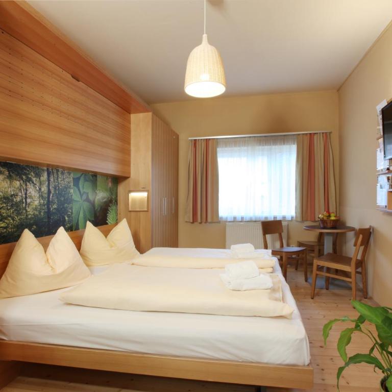 JUFA Hotel Murau - Self Check-in - Dreibettzimmer - 1