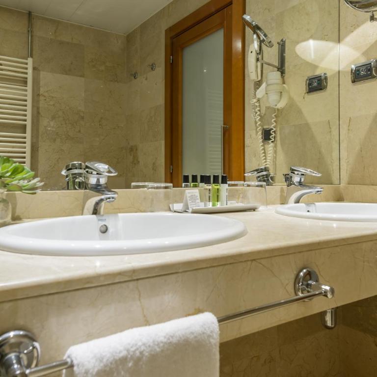 Aparthotel Mariano Cubi Barcelona - Triple Apartment - 4