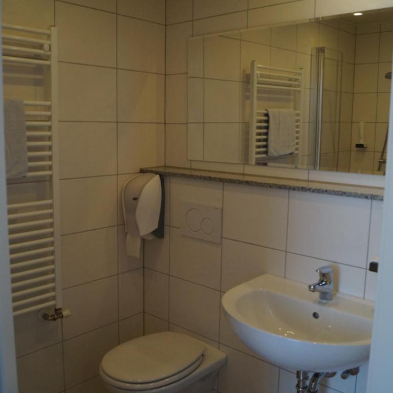 Hotel "Wilder Mann" - Einzelzimmer mit eigenem Bad - 6