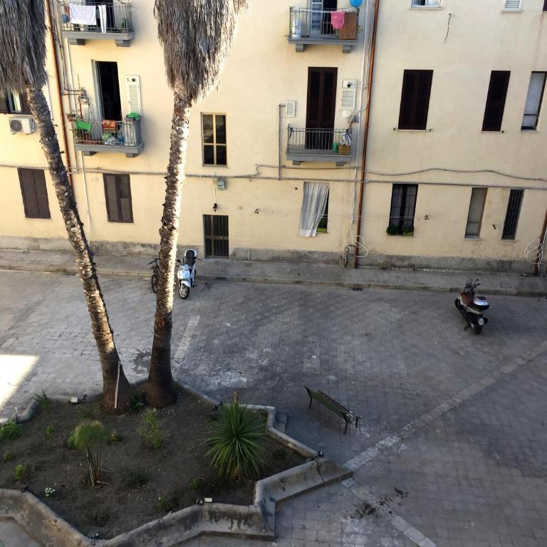 Al.Fa - Three-Bedroom House - 34