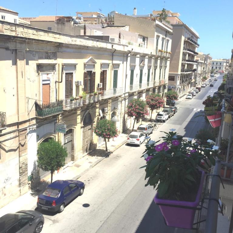 Al.Fa - Three-Bedroom House - 40