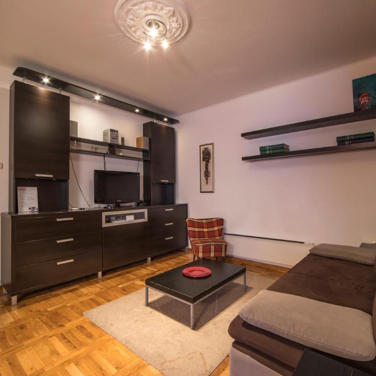 D-Home Apartment - Apartman sa Balkonom - 2