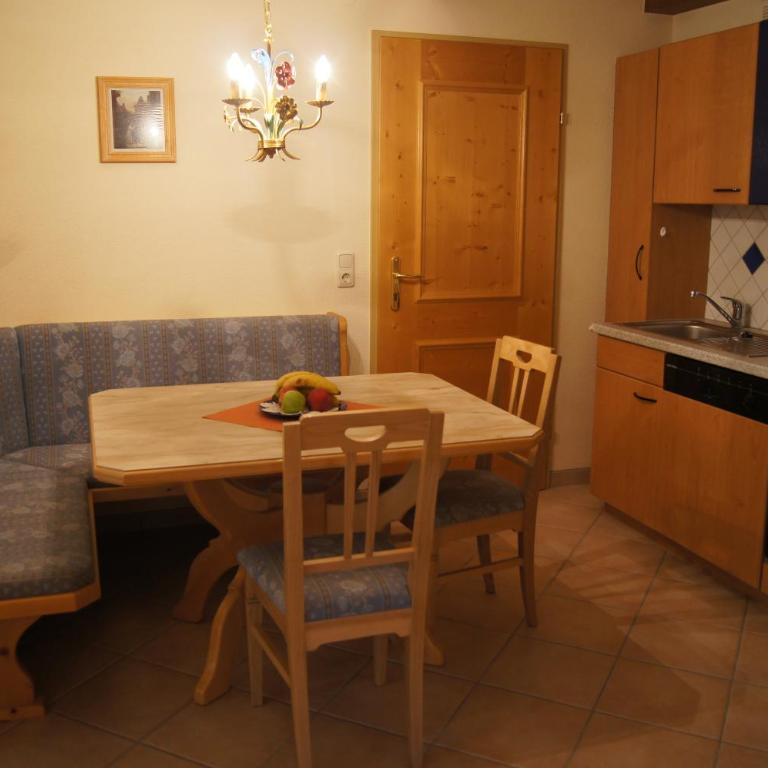 Gästehaus Alpina - Apartment mit 1 Schlafzimmer und Garten - 3
