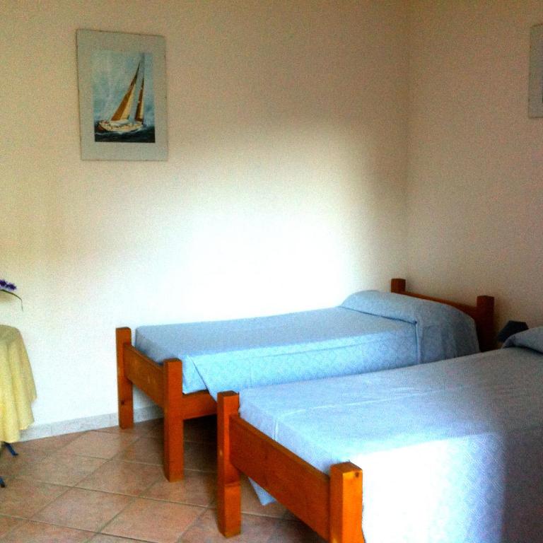 B&b Sa Domo - Camera Matrimoniale/Doppia con Letti Singoli con Bagno Privato - 4