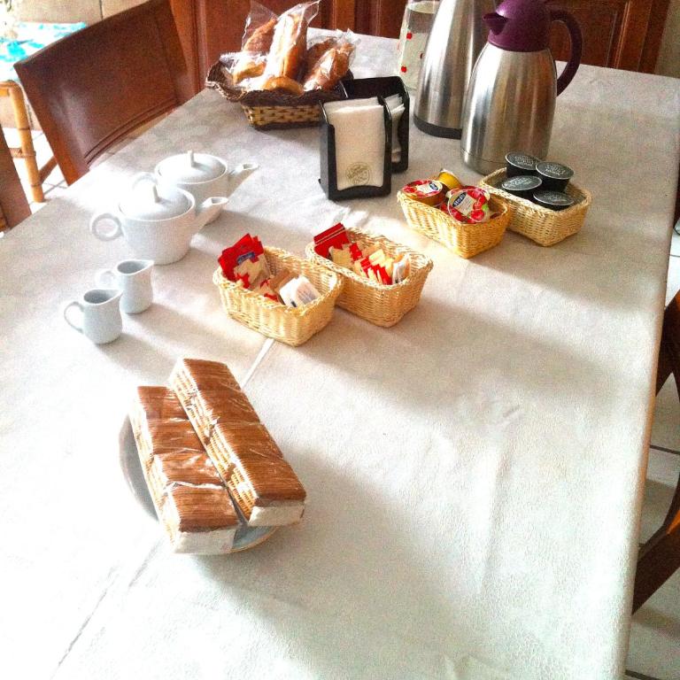 B&b Sa Domo - Camera Matrimoniale/Doppia con Letti Singoli con Bagno Privato - 6