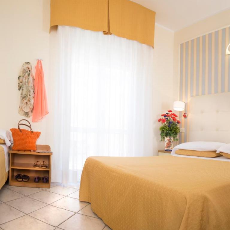 Hotel Acquario - Camera Tripla Standard con Vista Mare Parziale - 7