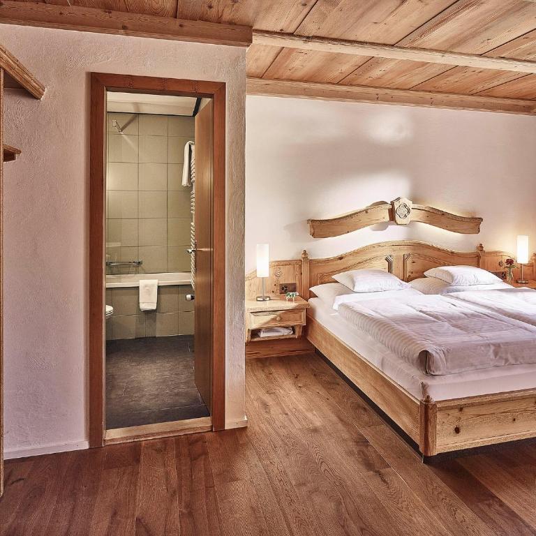 Hotel Schönegg - Superior Doppelzimmer mit Balkon und Bergblick - 2