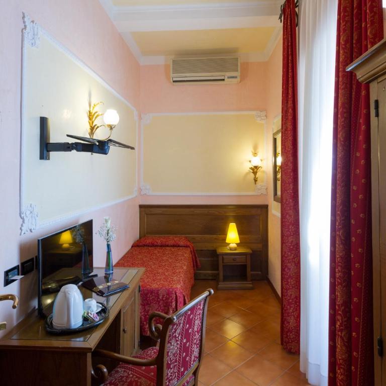 Hotel California - Camera Singola Piccola - 1