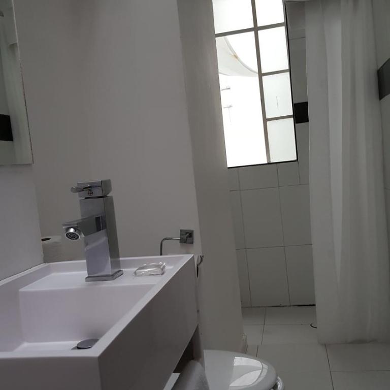 Distrito Condesa Rooms and Studios - Habitación Doble con baño privado - 1 o 2 camas - 2