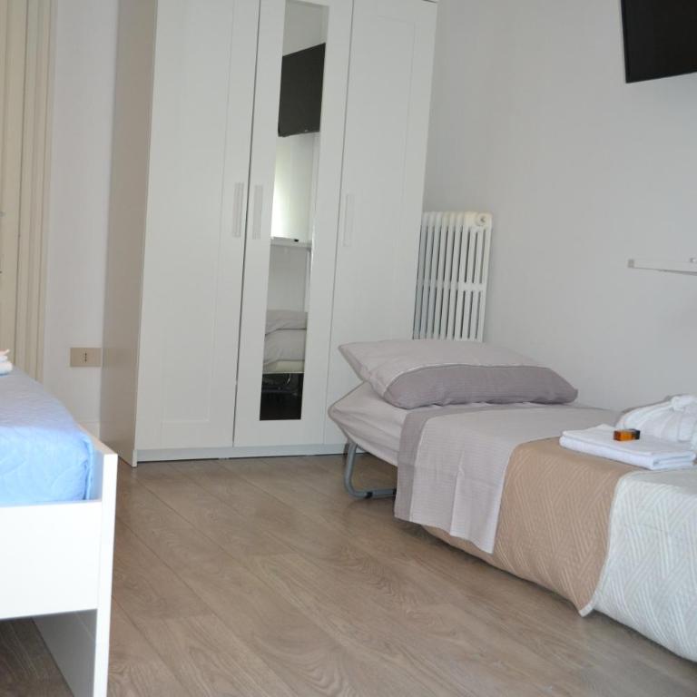 Dietro al Massimo - Camera Deluxe con Bagno Privato Esterno (2 Adulti + 1 Bambino) - 5