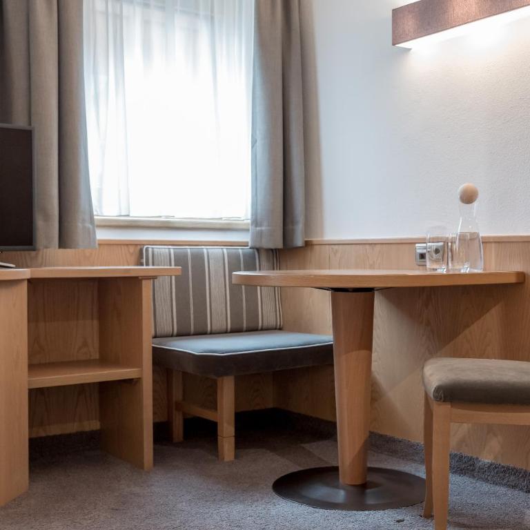 Hotel Tyrolerhof - Doppelzimmer F - 5