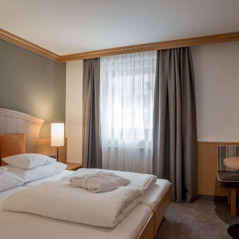 Hotel Tyrolerhof - Doppelzimmer F - 2