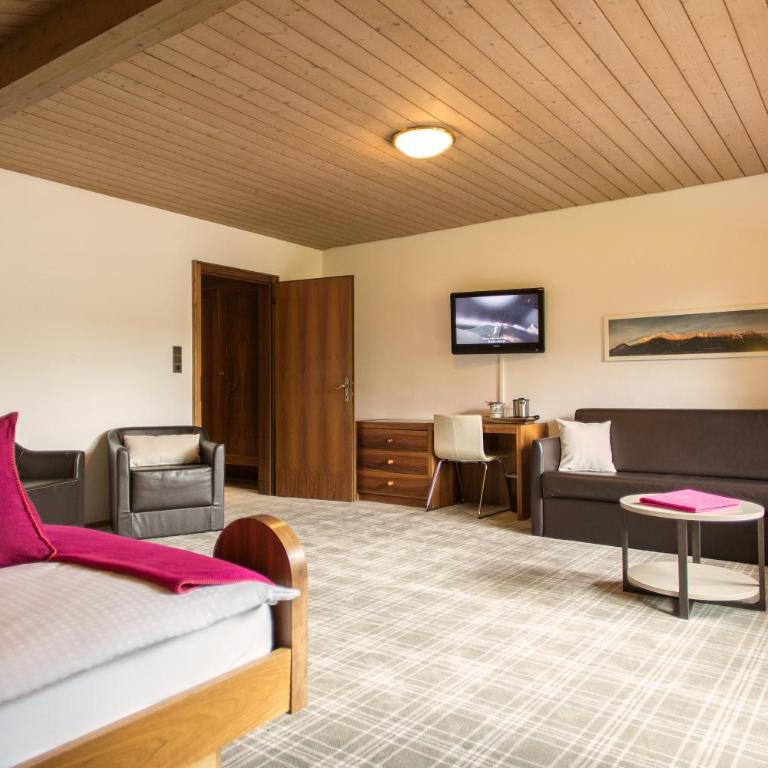 Hotel Garni Römerhof - Quadruple Room with Balcony - 1